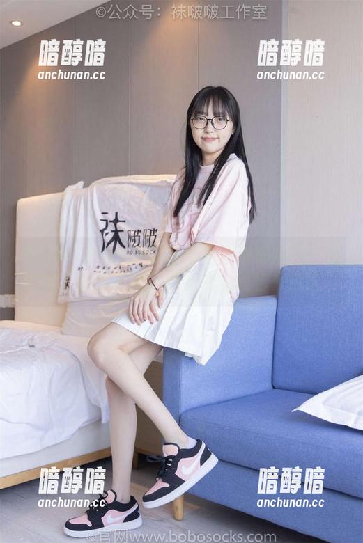 BoBoSocks袜啵啵-甜甜圈 BoBoSocks袜啵啵 - 甜甜圈穿婚纱?这图能不能被下载,咱先掏出钱包来说话。