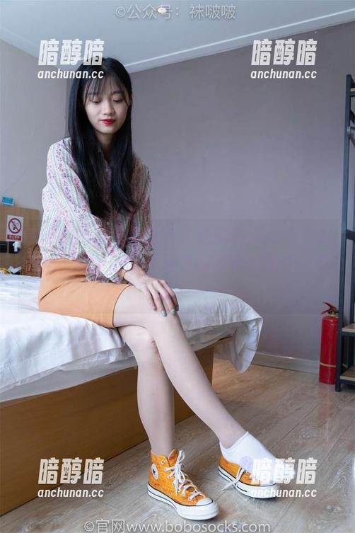 BoBoSocks袜啵啵-稚予 BoBoSocks袜啵啵 - 炫酷的脚尖加固版灰丝,稚予的写真成为我家中最强壁纸教父!