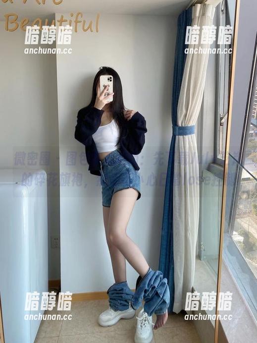 微密圈 - 图包收藏指南：先下载July芝岚的碎花旗袍，然后不小心日常lose控制