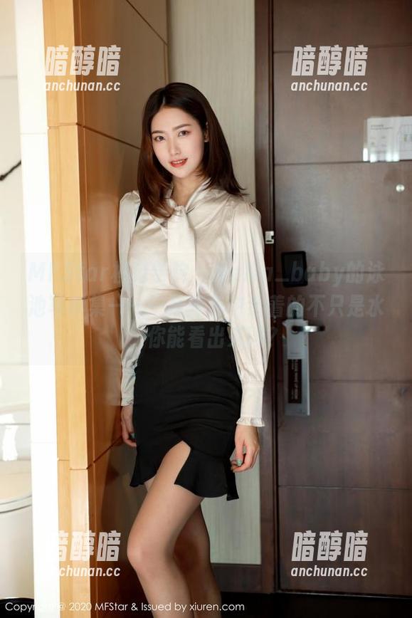 MFStar模范学院-NaNa_baby MFStar模范学院 - NaNa_baby的泳池写真集——一抹蓝色中透着的不只是水,你能看出来吗?