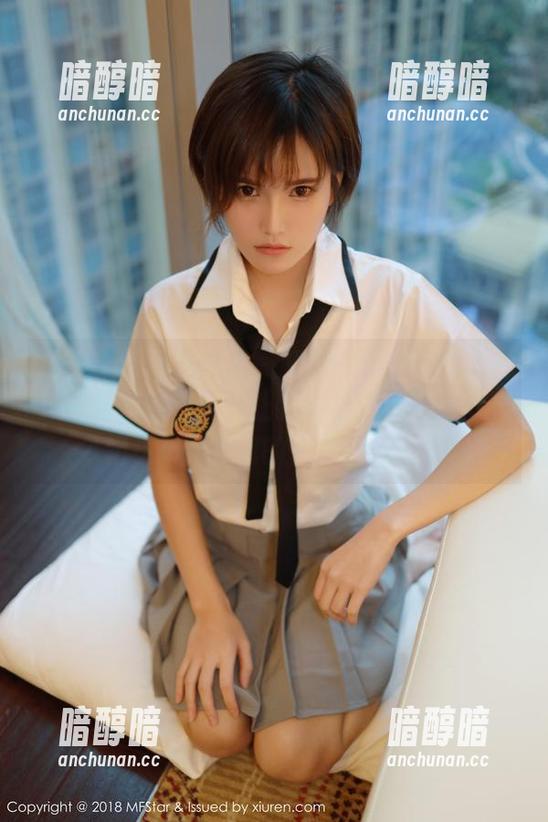 MFStar模范学院-思淇Sukiiii MFStar模范学院 - 思淇Sukiiii的秘密其实是她的照片,让我觉得我也需要个照相机来记录我的日常摔倒啊。
