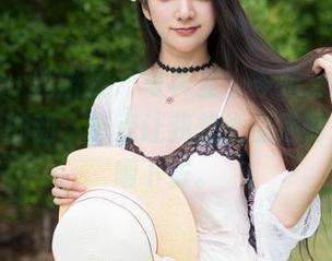 MiStar魅妍社 - 写真里，岑苑之的美足浮现出的甜，有点让我想偷偷插嘴，只能咽下去。