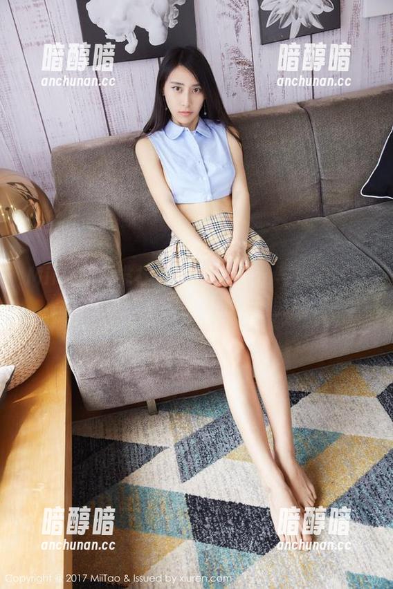 MiiTao蜜桃社-桃乃香Tina MiiTao蜜桃社 - 桃乃香Tina与她的丝袜写真:不常出现的套图触感