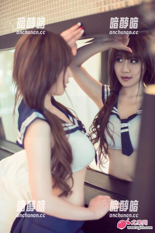 UGirls尤果网-张小西Ann UGirls尤果网 - 在张小西Ann的作品里,美腿犹如语重心长,那是种腿间的默契!