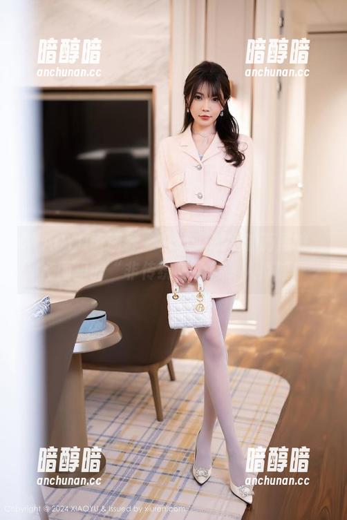 XIAOYU语画界 - 分享冯木木的万圣节，套图里的“非传统”角色令人捧腹！