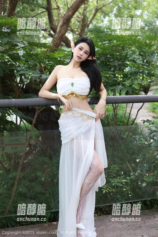 Xiuren秀人网-夏笑笑Summer Xiuren秀人网 - 看这里!夏笑笑Summer和她的红裙,就像童话中的俏皮公主——原图图片,邀你一起打卡!
