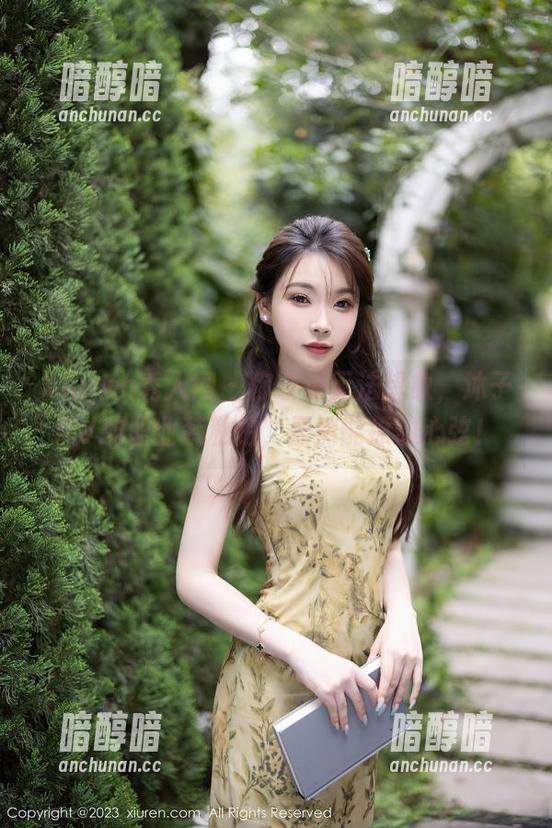 Xiuren秀人网 - 你永远无法想象，沐子熙V的职业装私拍，居然能撩动心弦！
