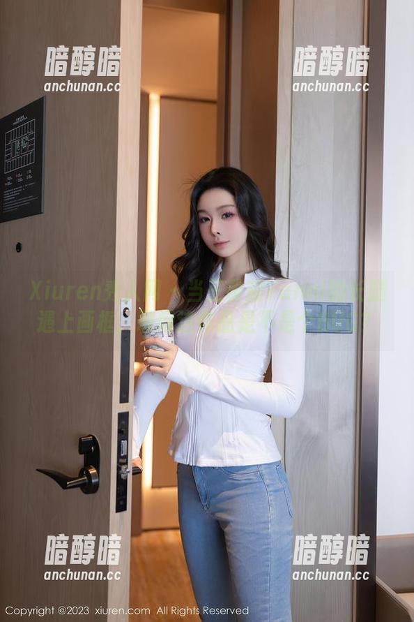 Xiuren秀人网-王馨瑶Yanni Xiuren秀人网 - 当王馨瑶Yanni的长腿遇上画框,敢问这作品是不是个BUG?