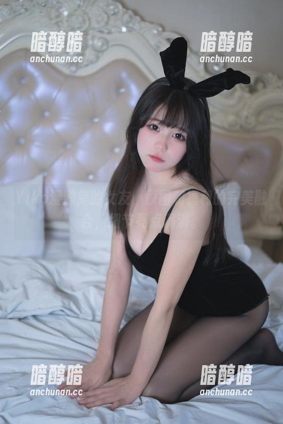Yiko湿润兔的女友，原图和福利的完美融合，细节亮点满满。