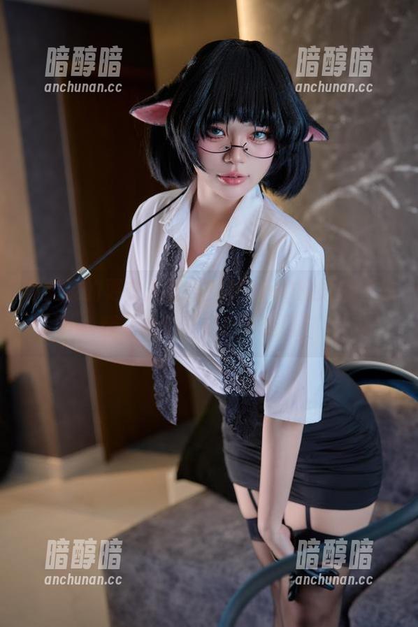 ZinieQ 你见过的更衣人偶吗?ZinieQ的婚纱“福利”视角,走心不走肾!