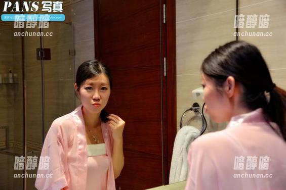 pans-默默 pans - 默默的网袜在线原图:哇,这腿,怎can大鱼得这样?