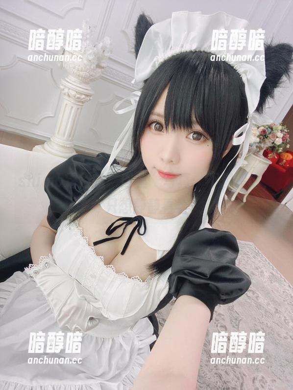 shimo霜月的“肉丝”写真：不想评论，只想静静看着