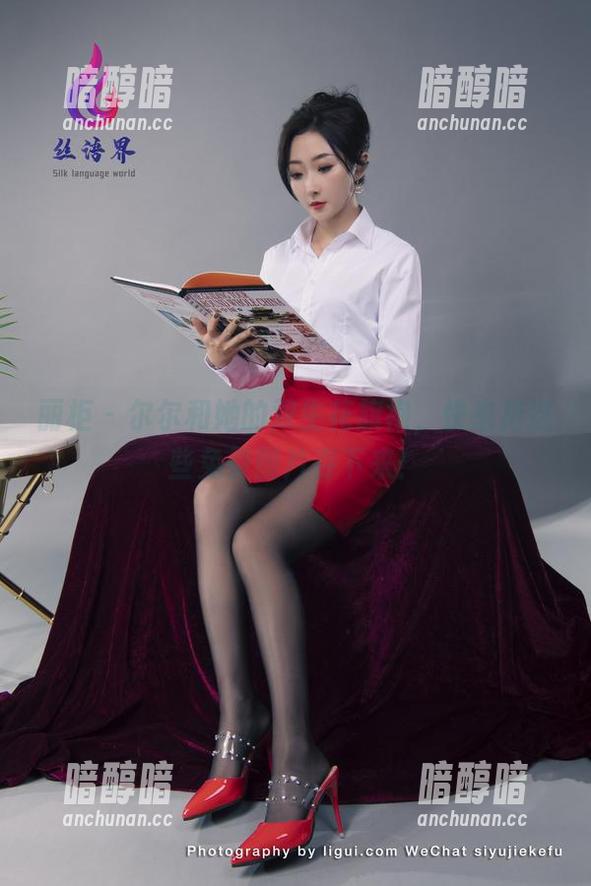 丽柜-尔尔 丽柜 - 尔尔和她的双生花旗袍,快来把这些免费图片存下来!
