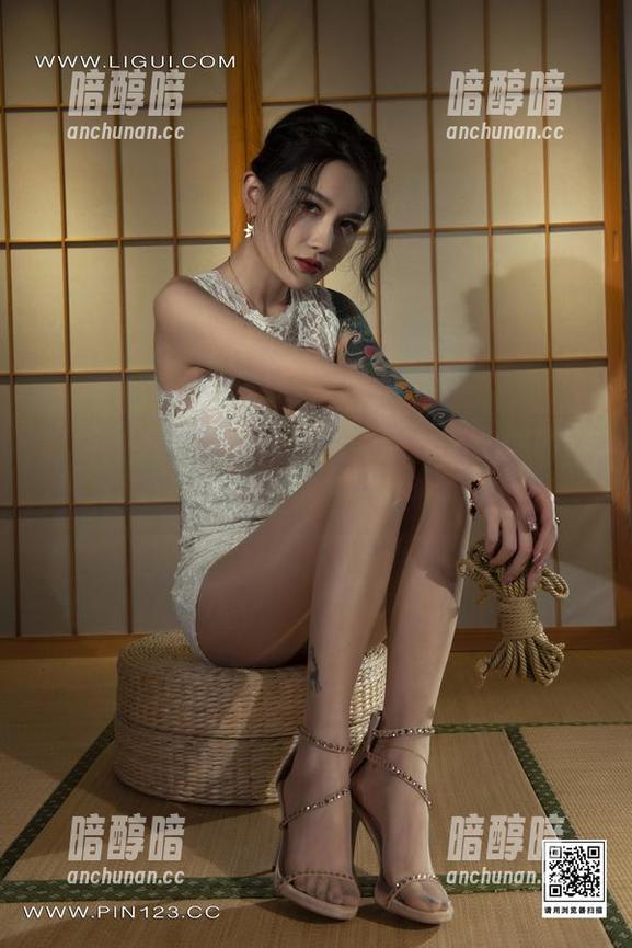 丽柜-由美 丽柜 - 照片狂欢——由美的水手服原图,别具一番滋味