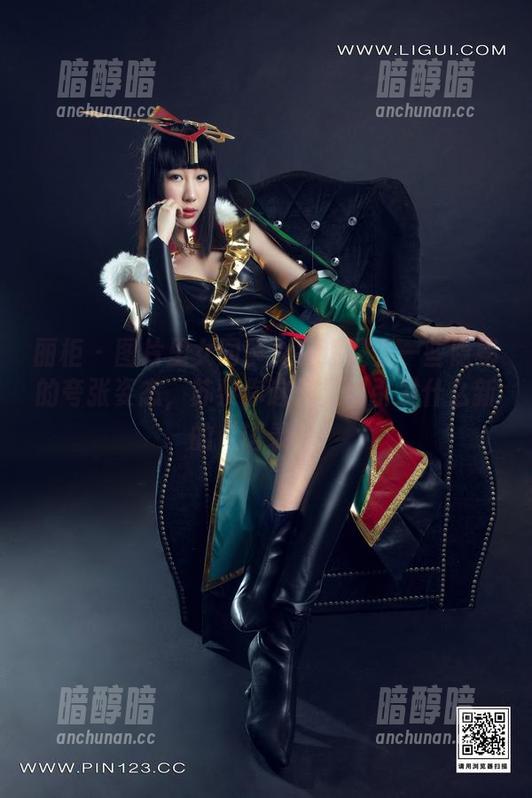 丽柜-苏黎 丽柜 - 图片里女同事似乎透露着一些隐秘的夸张姿态,苏黎你这是又要引发什么新的“语录”?