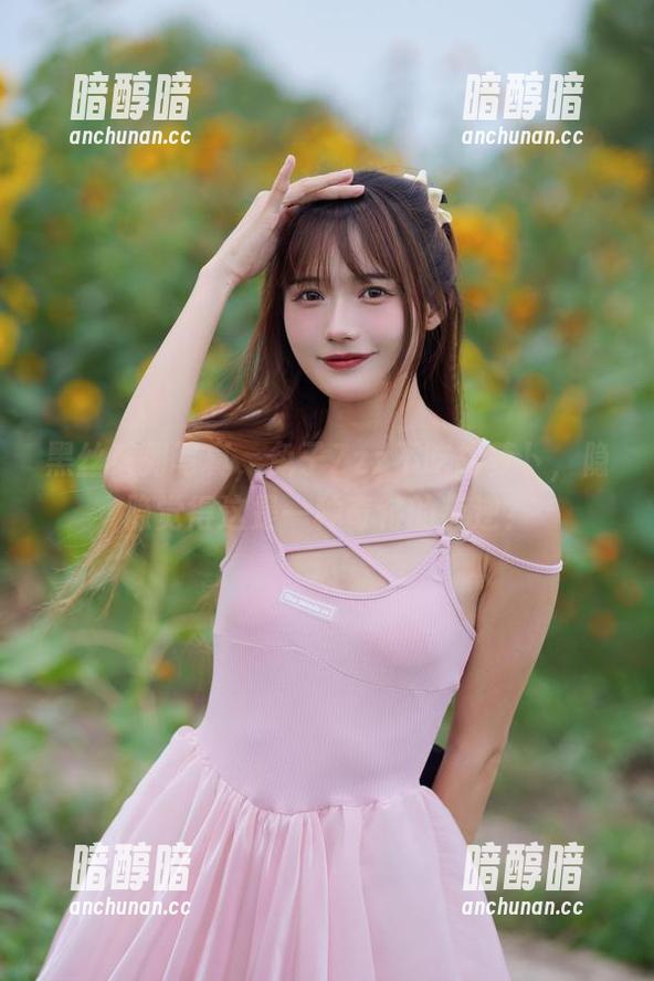 黑丝系列写真，兔子Zzz不吃胡萝卜，隐隐觉得这是一种奇特的叛逆？