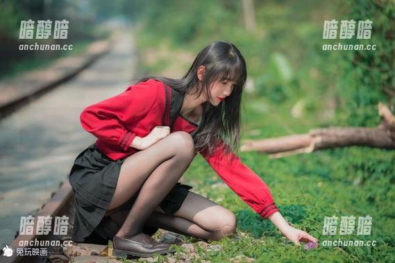看，兔玩映画又来了！粉白条和透明jk在高清图库里的花式碰撞。