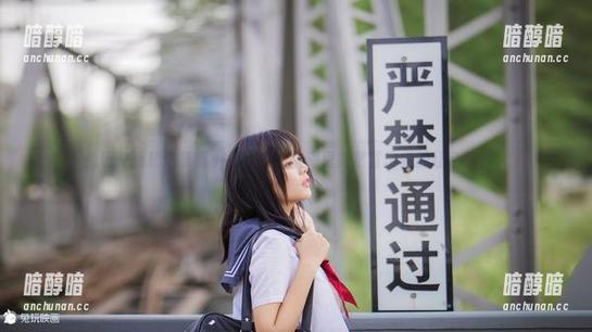 兔玩映画 兔玩映画精选草莓小裙子图,脑海里突然冒出来的红色美梦。