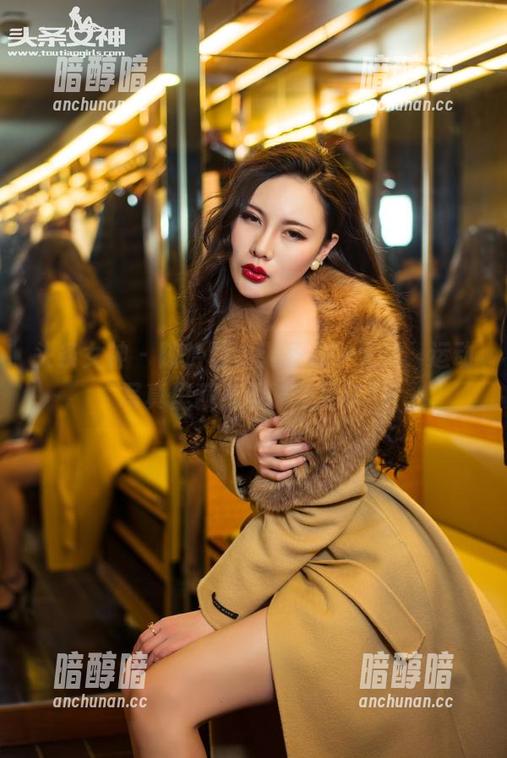 头条女神 - 陈怡曼在无圣光中飞舞，运动写真里藏着趣味和呆萌！