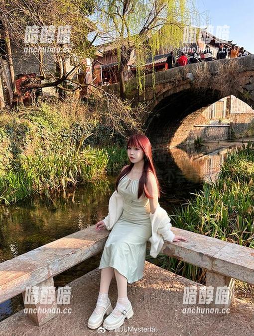 宝儿mysterial 宝儿mysterial让白衬衫活了过来,图片分享再来一发,我保证你不会后悔!