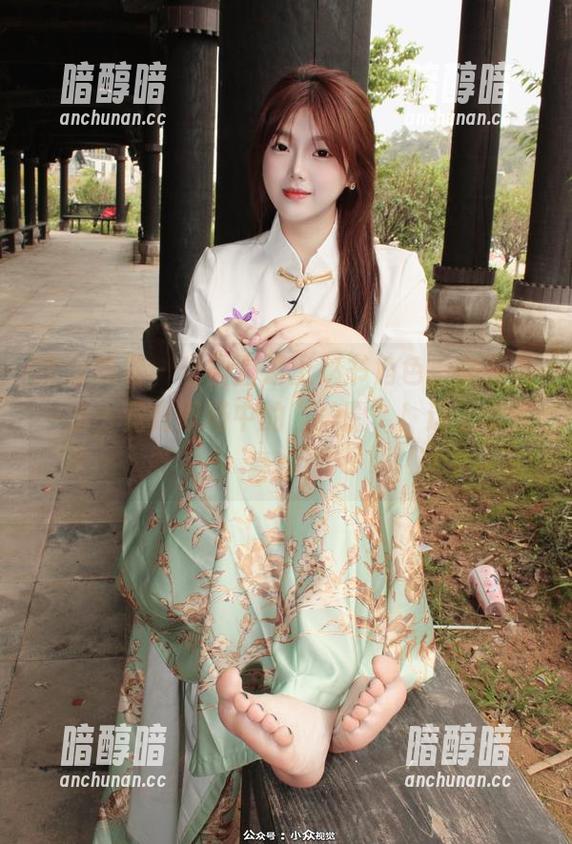 小众视觉-圆圆 小众视觉 - 当圆圆遇上秘书角色,美图集一出,竟是职场中的“美圈”!这工作我喜欢!