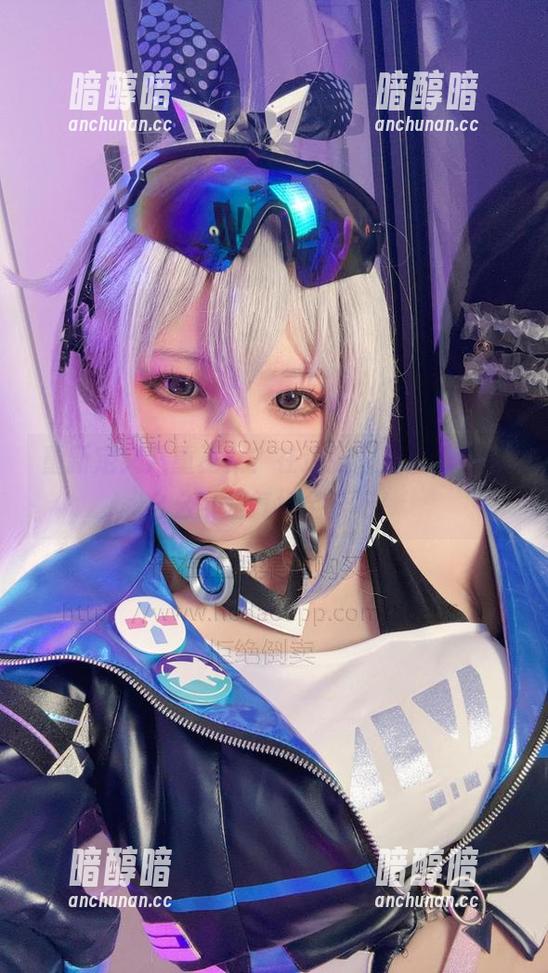 重新定义八重巫女？在这张图片里，小瑶幺幺可是气场全开呀！