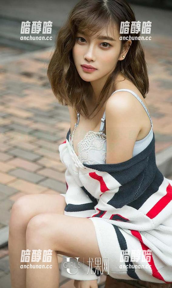 尤果网爱尤物 - 短裙与李丽莎：图片中隐藏的，那点“小心思”。