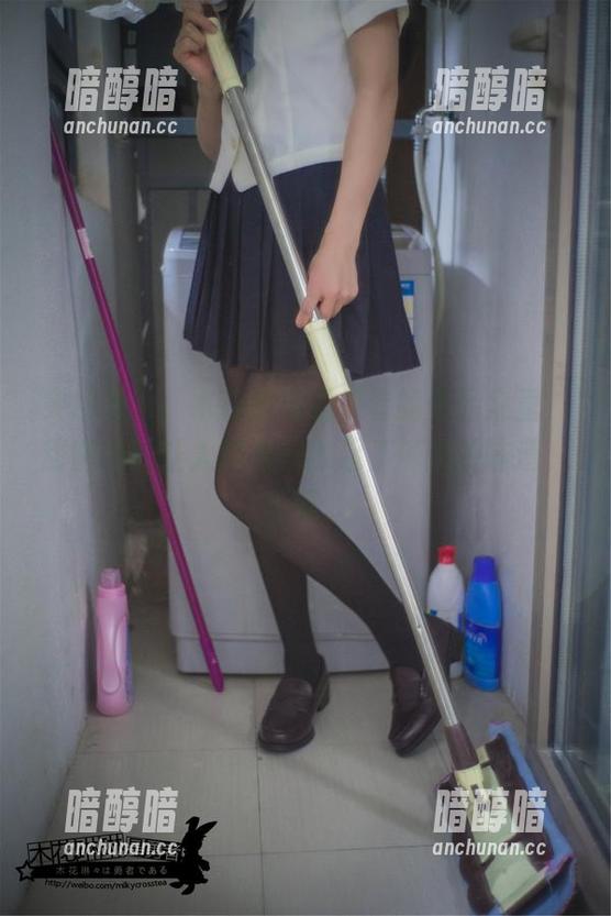 突然想说，木花琳琳是勇者的作品集里，甜蜜妹妹让人脑海飘散起了糖果的味道，啧啧。