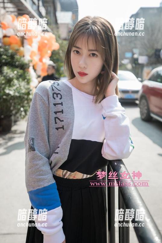 梦丝女神-乔儿 梦丝女神 - 乔儿的御姐写真,美图里有股不负责的优雅。