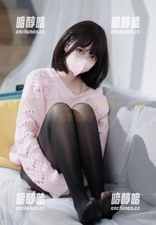 暖冬日记合集：洛桑w伊梓的照片，好像在吹暖风？