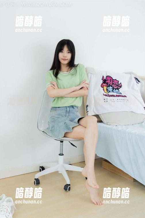 物恋传媒 - 全套兔女郎，菜菜暗示：你好，快乐的下载者！