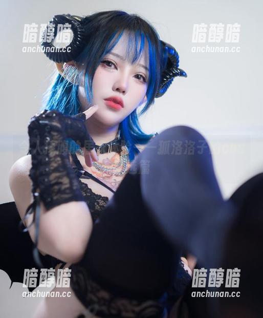 狐洛洛子 令人捧腹的居家体验——狐洛洛子的cos精选篇