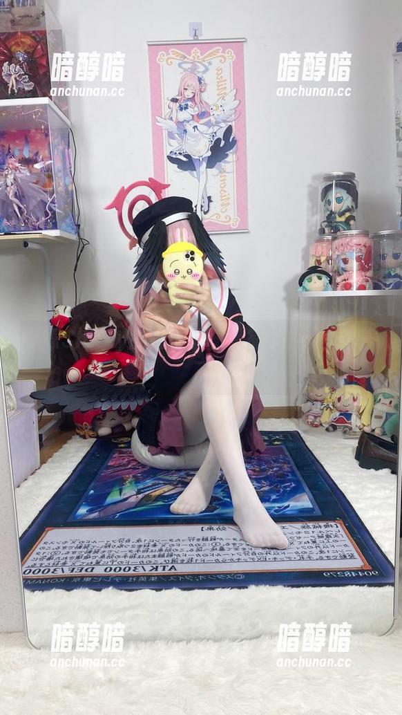 白栎Shirly 白栎Shirly的短裤原图,简约却让人想多了