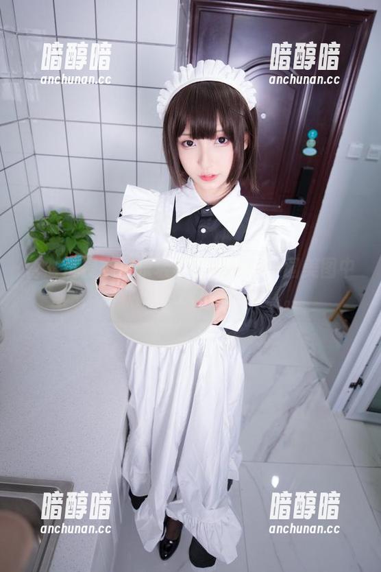 暂时沉浸在神乐坂真冬的骆驼乐园美图中，默默疏离了所有的喧嚣。