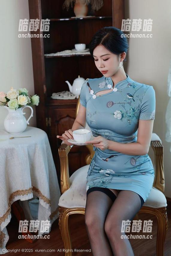 秀人网-小小白思宜 秀人网 - 小小白思宜的万圣节:在线上线下,图片里的噱头真不少呀!