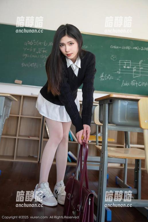 秀人网 - 来看看金小依和她的和服，无圣光，图片带点...不一样的味道。