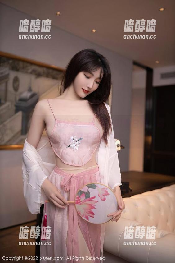 秀人网-黄婧GIGI 秀人网 - 美图分享:黄婧GIGI的白裙,简约却又千回百转