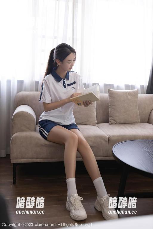 秀人网-龙雪儿 秀人网 - 观看龙雪儿:一位少女穿梭在梦与现实的边缘…ohmy!