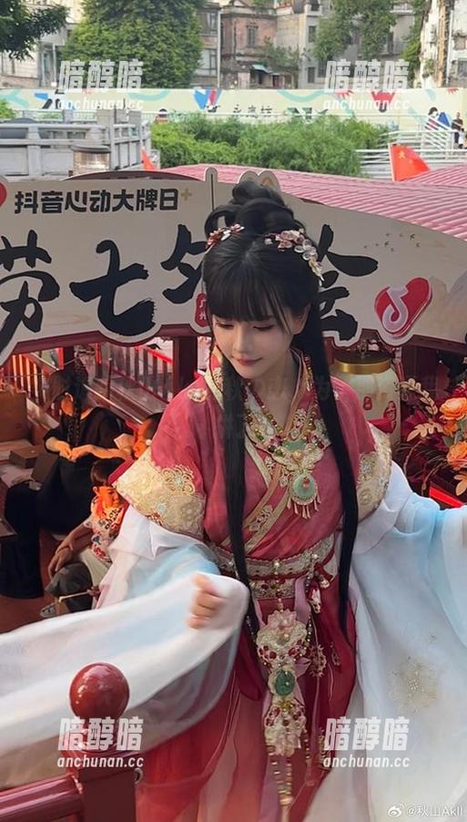 实时追踪秋山AkI的秋の恋，为了那资源我拼了