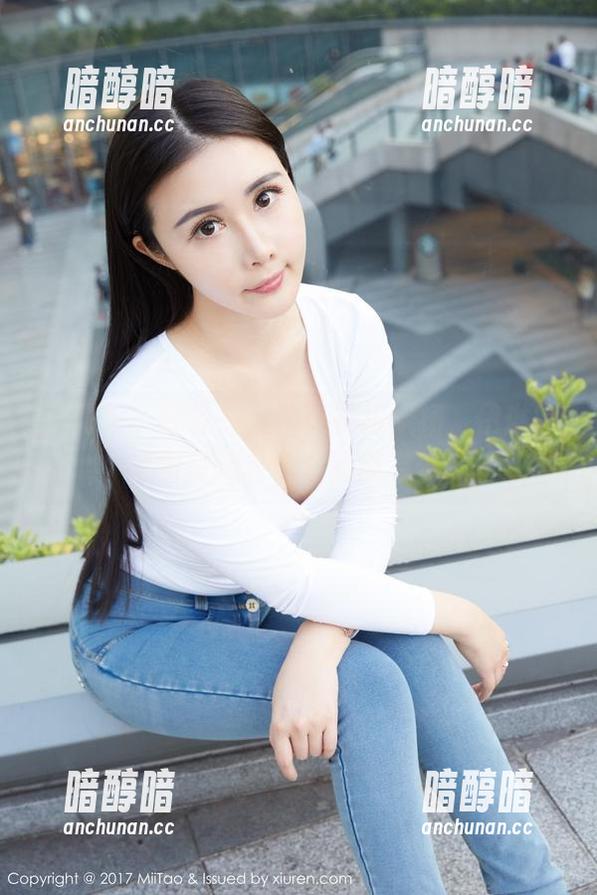 蜜桃社 - 轻轻一转，连衣裙飘扬，伊琳的美图里藏着假期的所有梦。