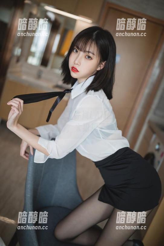 原图？我只看到了许岚LAN的红裙带来的福利啊，太犯规了吧！