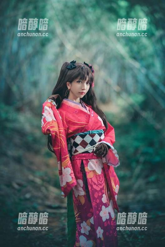 迷失人形QUQ 作品中的大凤让我思绪万千,迷失人形QUQ的创意果然不一样。