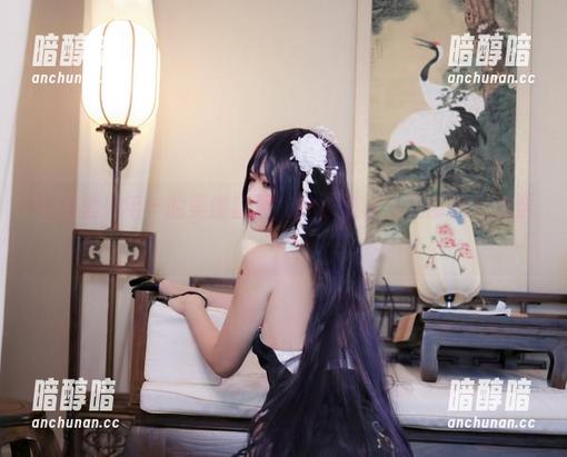 通过里见年一的美脚套图，教你怎样为腿部魅力投票！