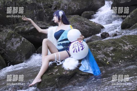 阮邑Fairy 请看阮邑Fairy的白色写真:记得太阳晒得时候,才特别明显哟!