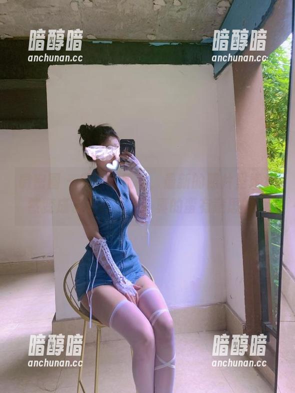 陈佩奇 微密圈 - 偶遇陈佩奇,最新的照片里她竟然变成了红色兔子,真的蛮有意思的。