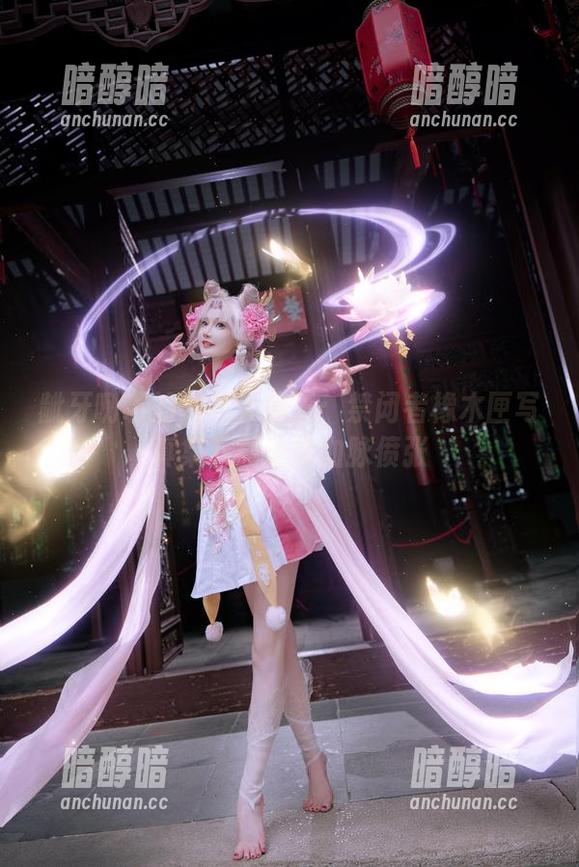 露儿大魔王 龇牙咧嘴的露儿大魔王:禁闭者橡木匣写真集下载让你血脉偾张