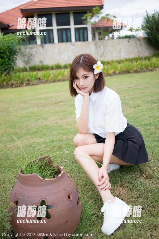 魅妍社 - 谢芷馨Sindy教你混搭：长腿私拍，今天配哪个表情呢？