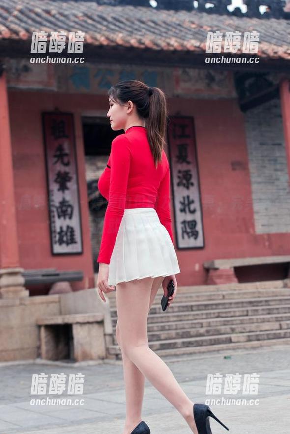 魔镜街拍-婷婷 魔镜街拍 - 婷婷的包臀灰裙写真,完美资源就等你来pick