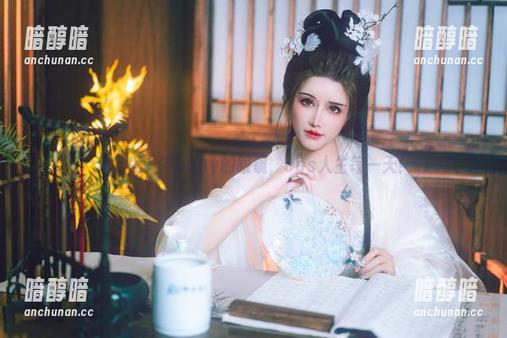 带上鹿八岁baby的眼镜，cos人生每一天！