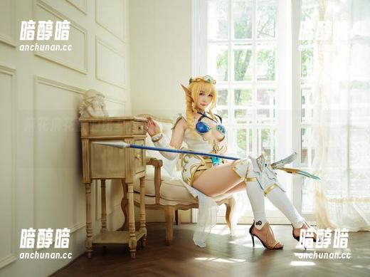 麻花麻花酱的比基尼女仆系，但医生你又是从哪里冒出来的？